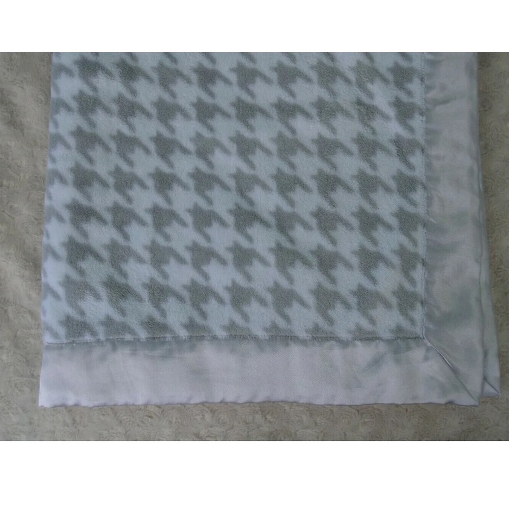 Swaddle Designs Houndstooth Baby Stroller Blanket Gray White Silky Satin Edge